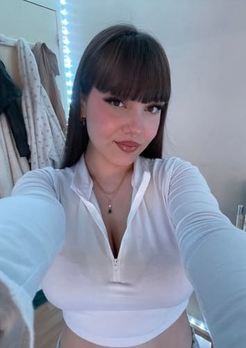 Chloé OnlyFans 年輕 4